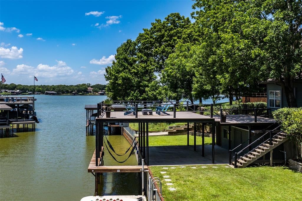 111 Hickory Creek Circle — photo