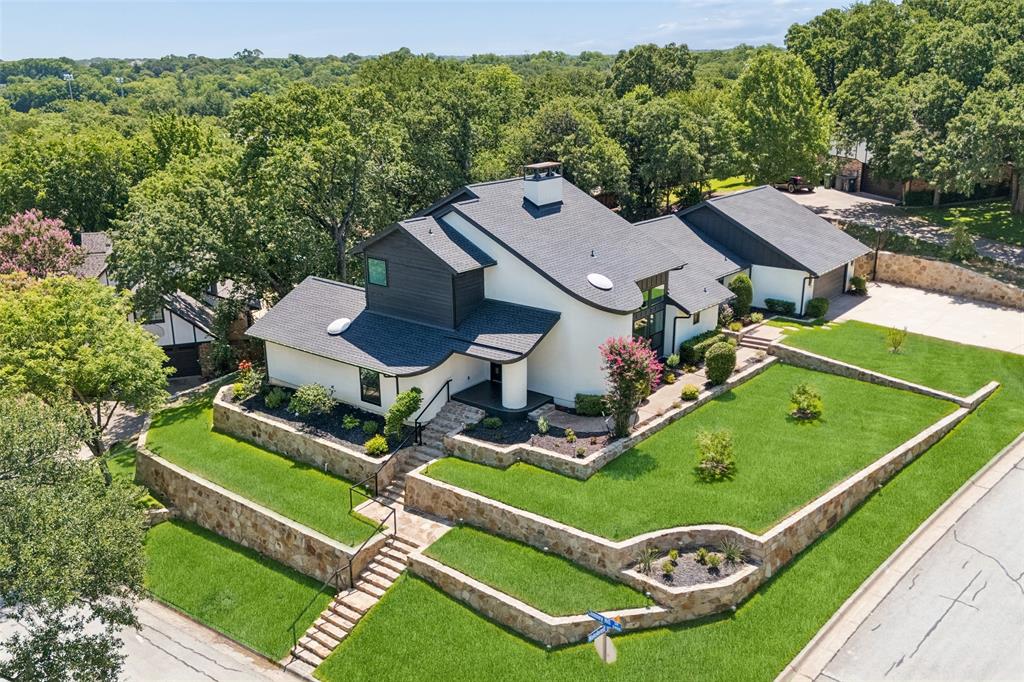 2401 Chimney Hill Drive — photo