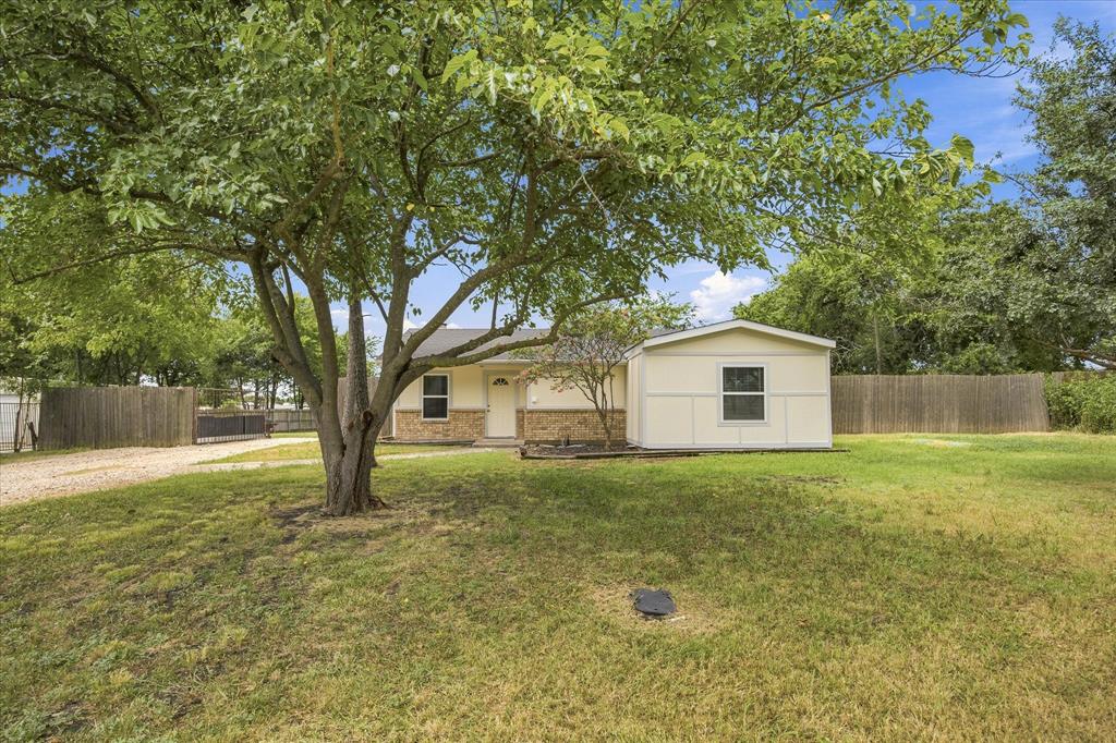 1058 Blackland Drive — photo