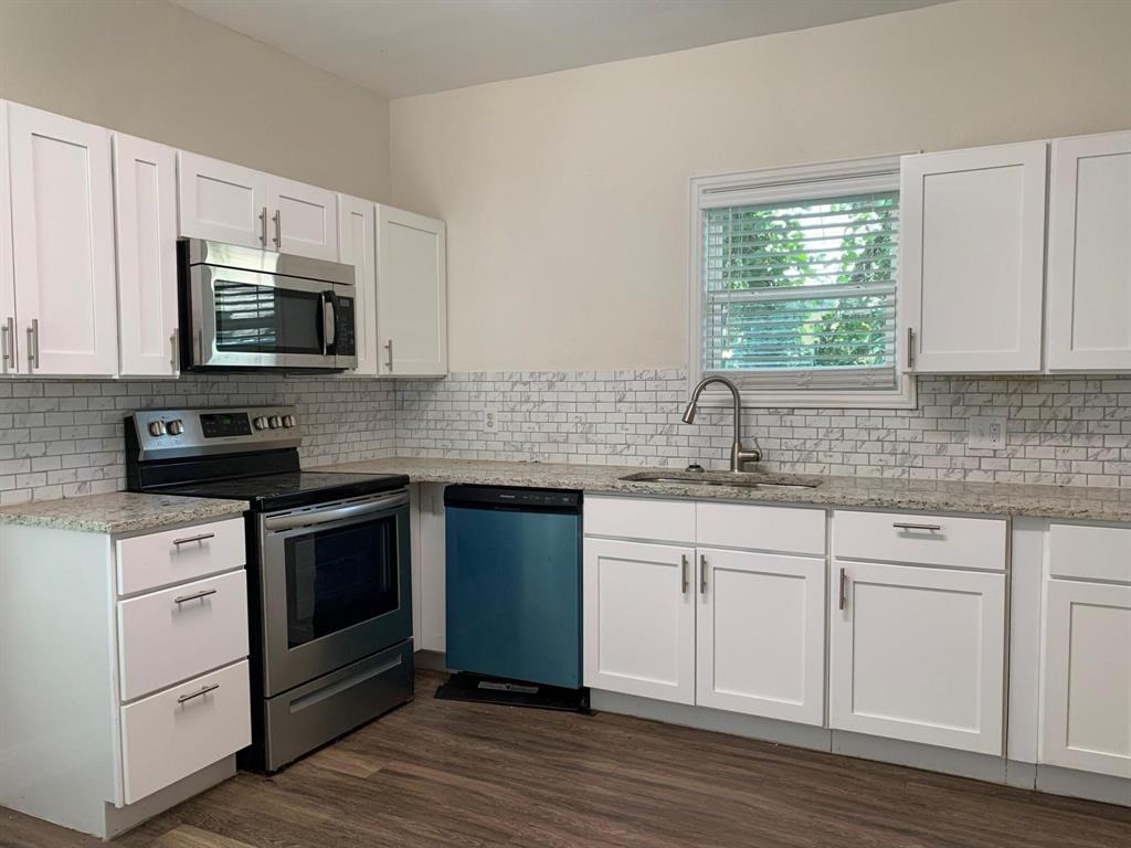 2222 W Bond Street — photo