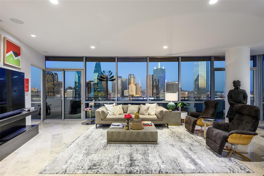 2200 Victory Avenue 2304 — photo