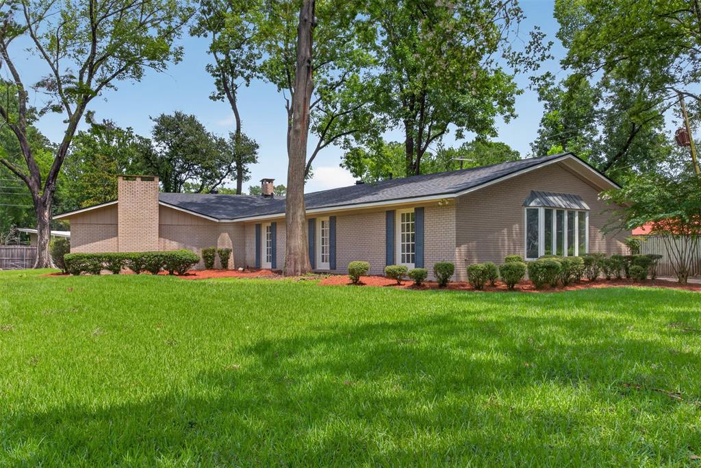 324 Gilbert Circle — photo