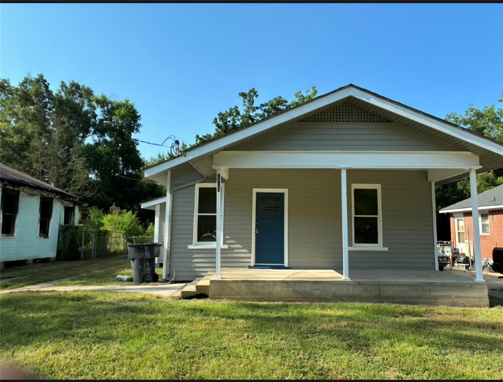 2529 Dupont Street — photo