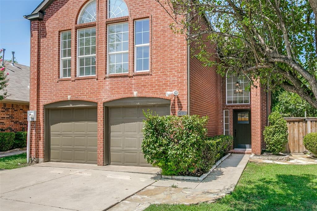2116 Montclair Lane — photo