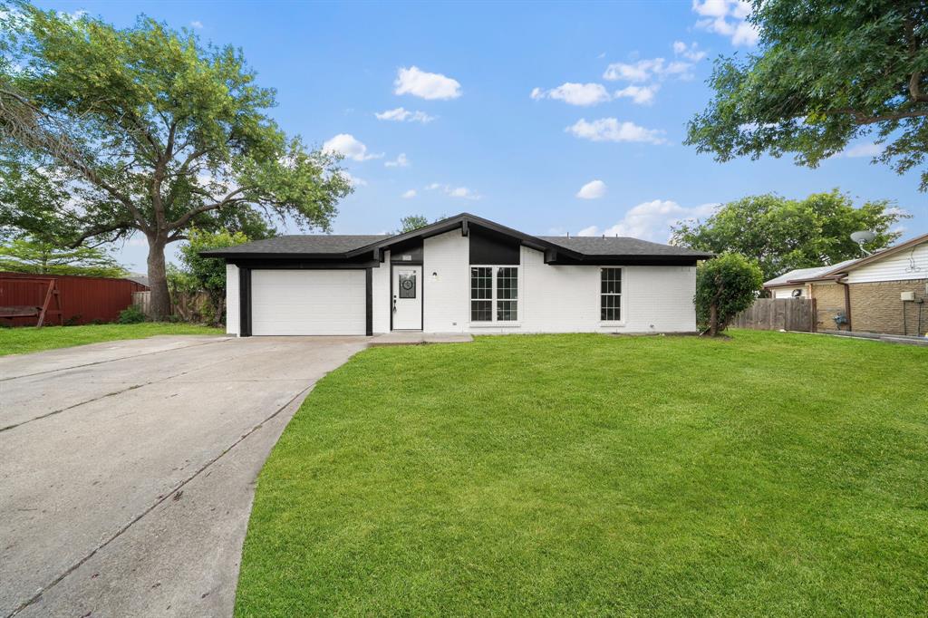 2118 Lamont Drive — photo