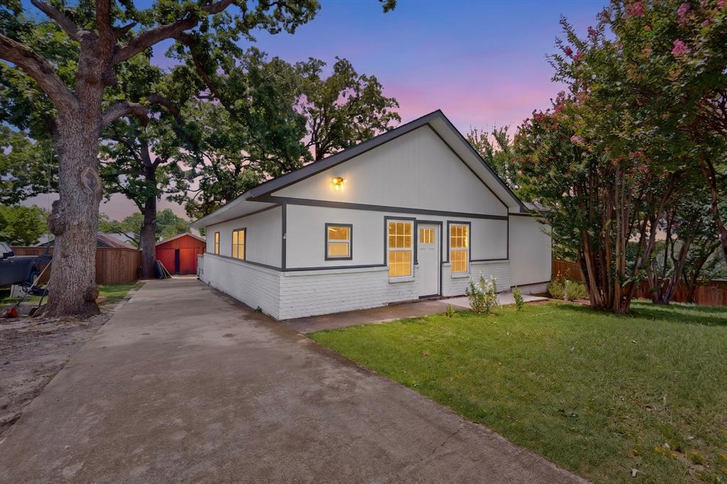 908 W Heron Street — photo