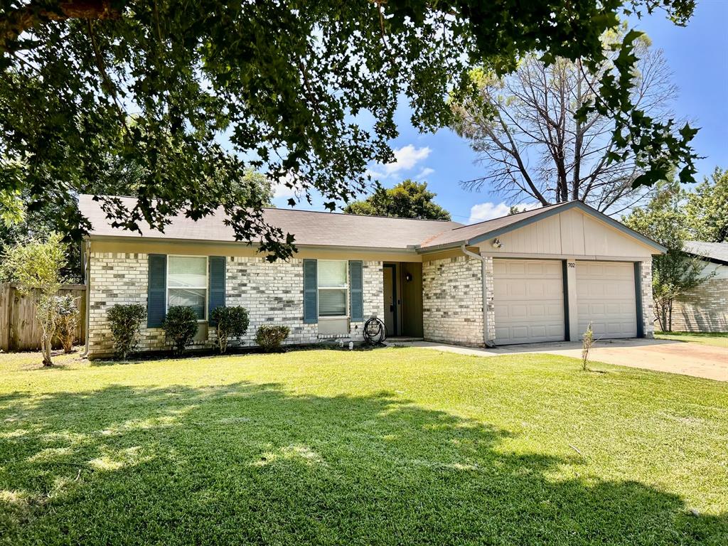 702 Meadowview Drive — photo