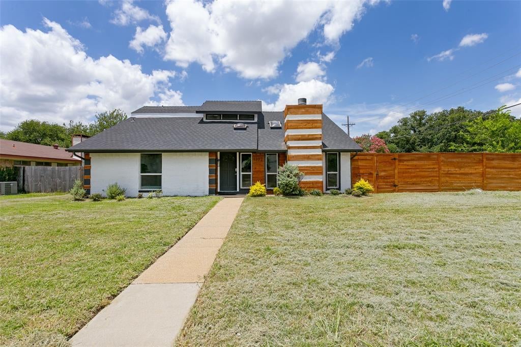 1302 Westwood Drive — photo