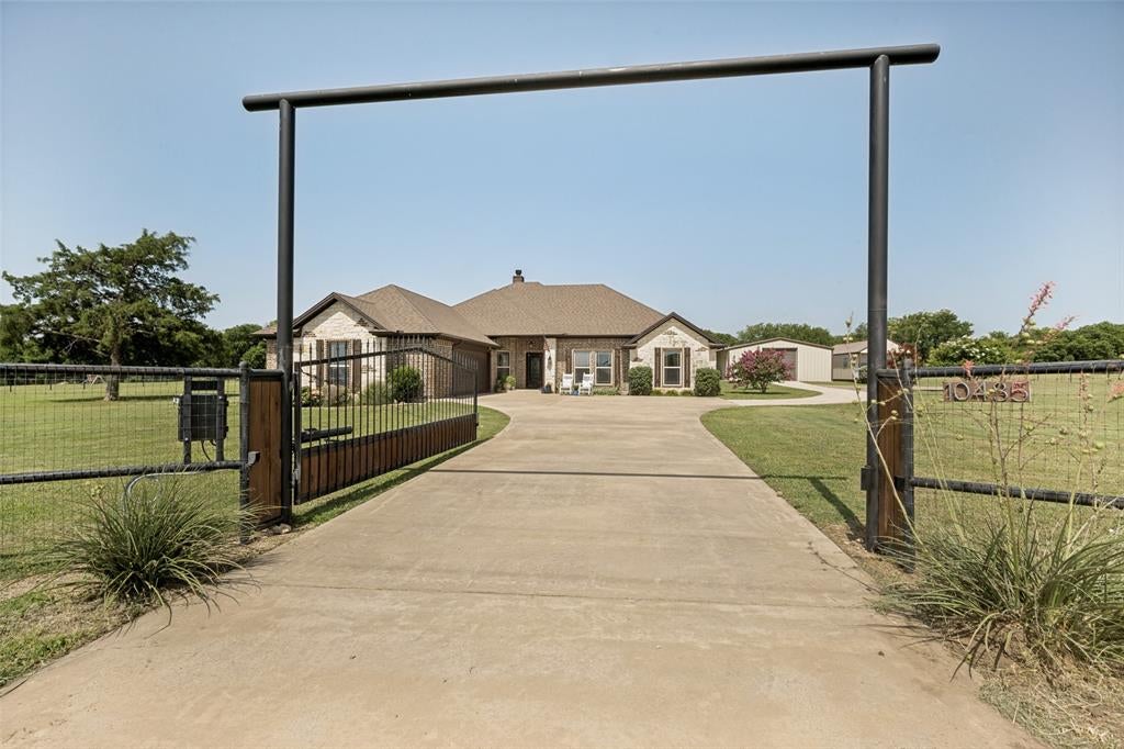 10485 Indian Trail — photo
