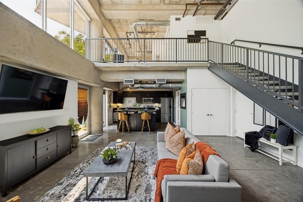 1001 Belleview Street 101 — photo
