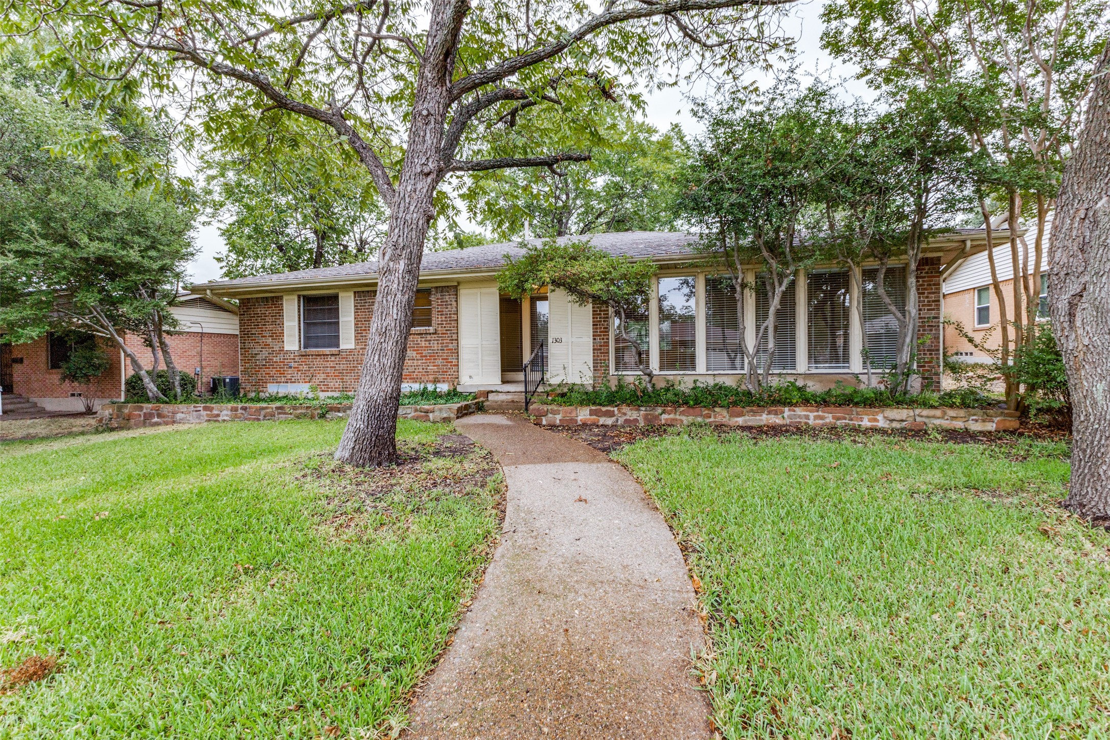 1303 Northlake Drive — photo