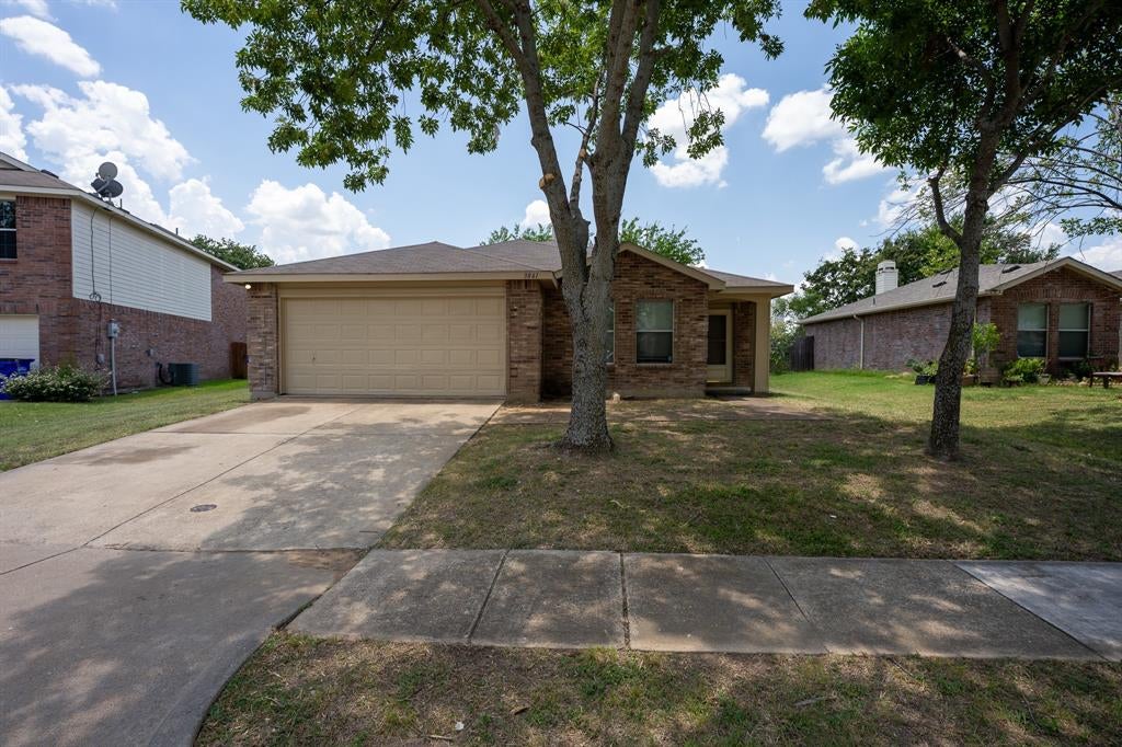 3841 Meredith Lane — photo