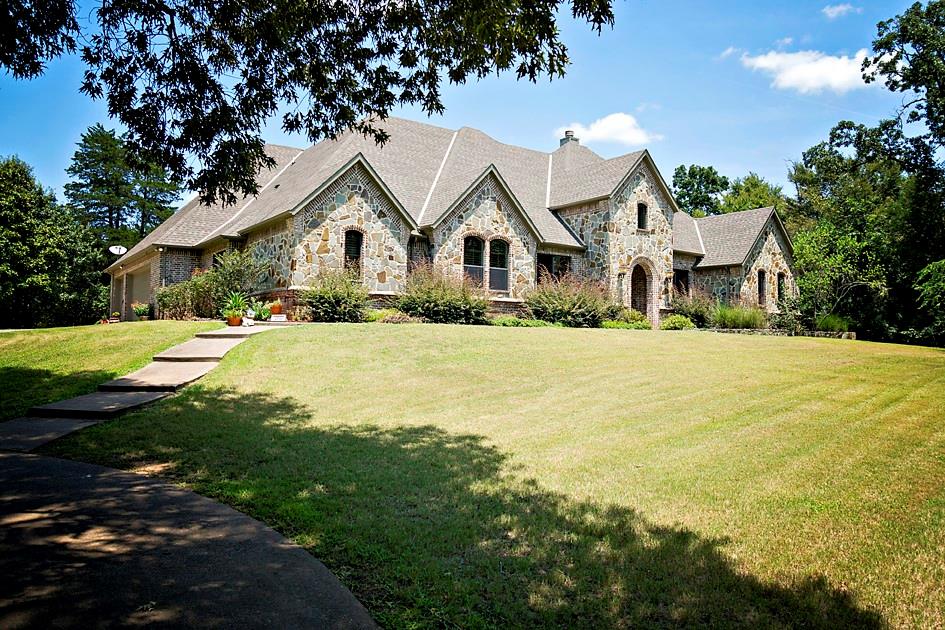 4700 Stonebridge Lane — photo
