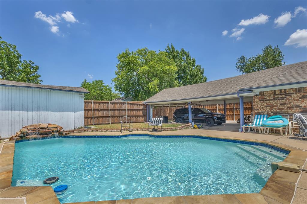2709 El Paso Way — photo