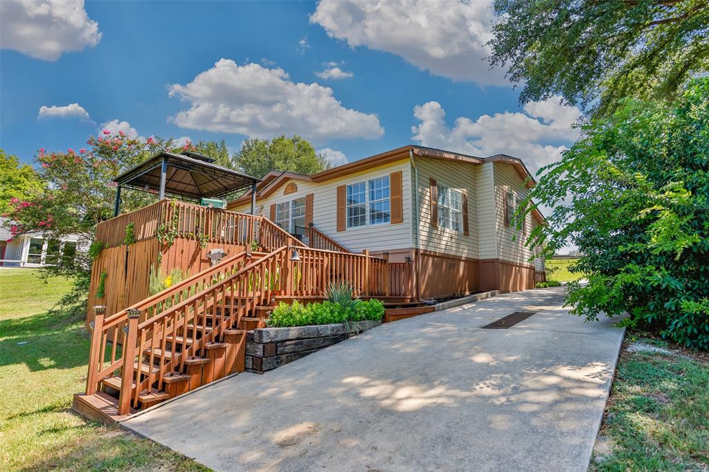 41 Thompson Road — photo