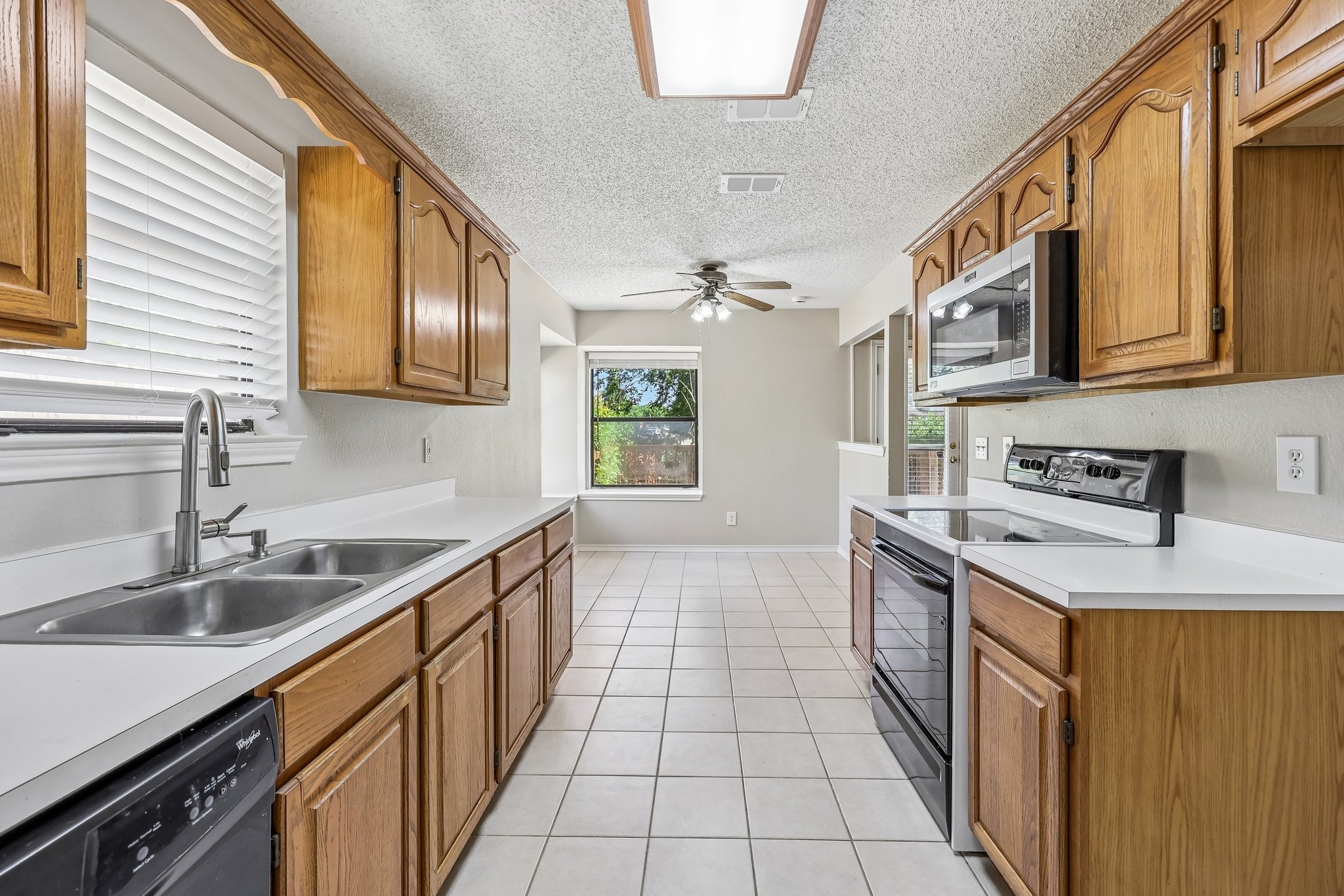 3211 Brookview Drive, Corinth, TX 76210 — photo 3
