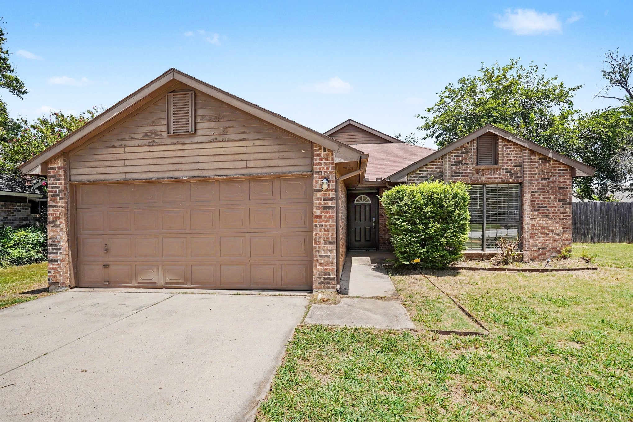 4245 Periwinkle Drive — photo