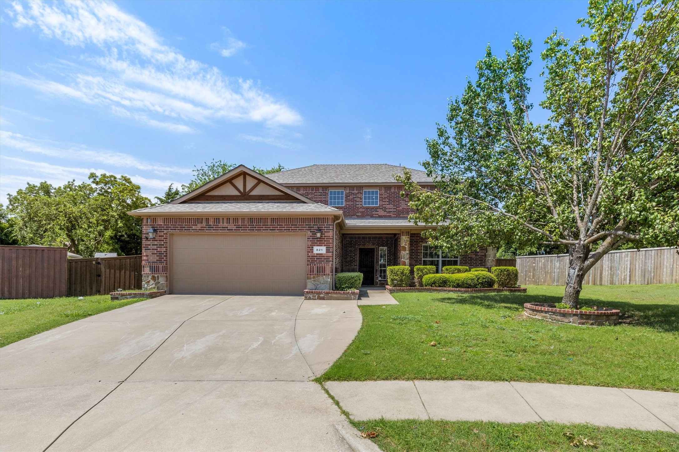 821 Westwood Court — photo