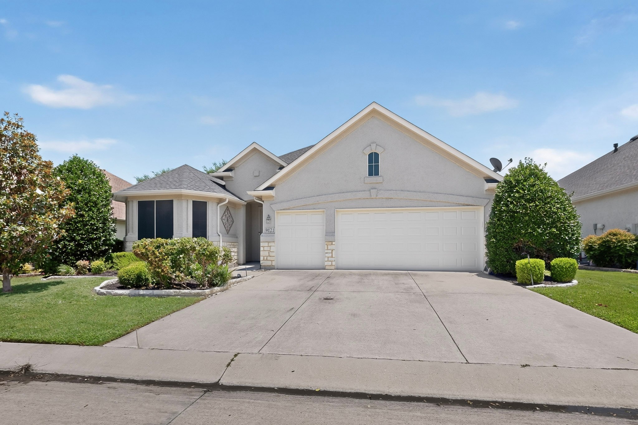 9121 Perimeter Street — photo