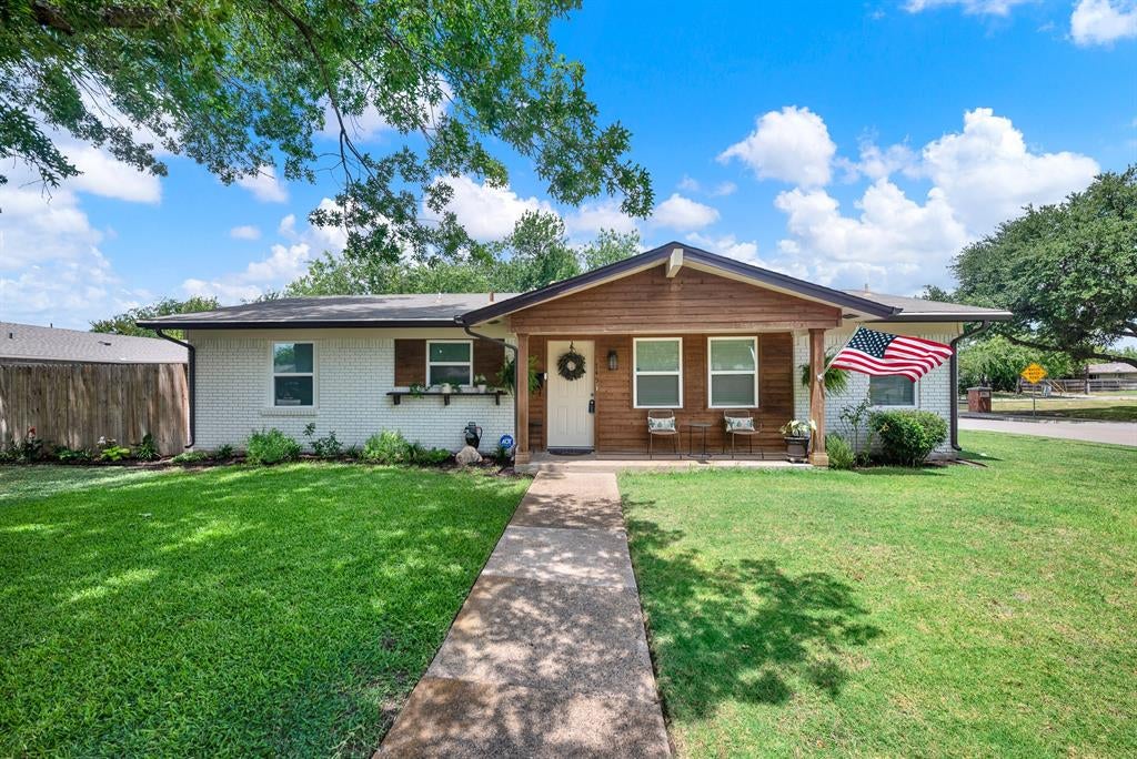745 Pinehurst Drive — photo