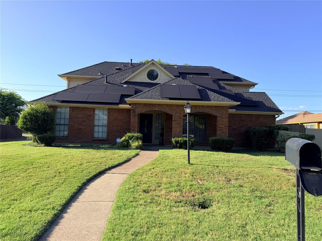 916 Manor Drive — photo