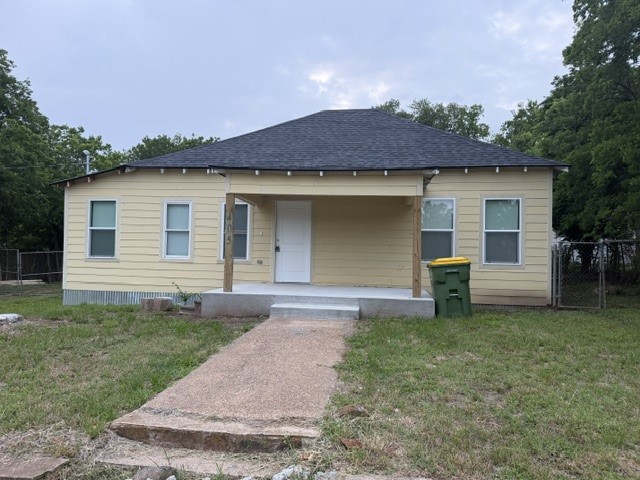 405 E Evans Street, Hearne, TX 77859 — photo 2
