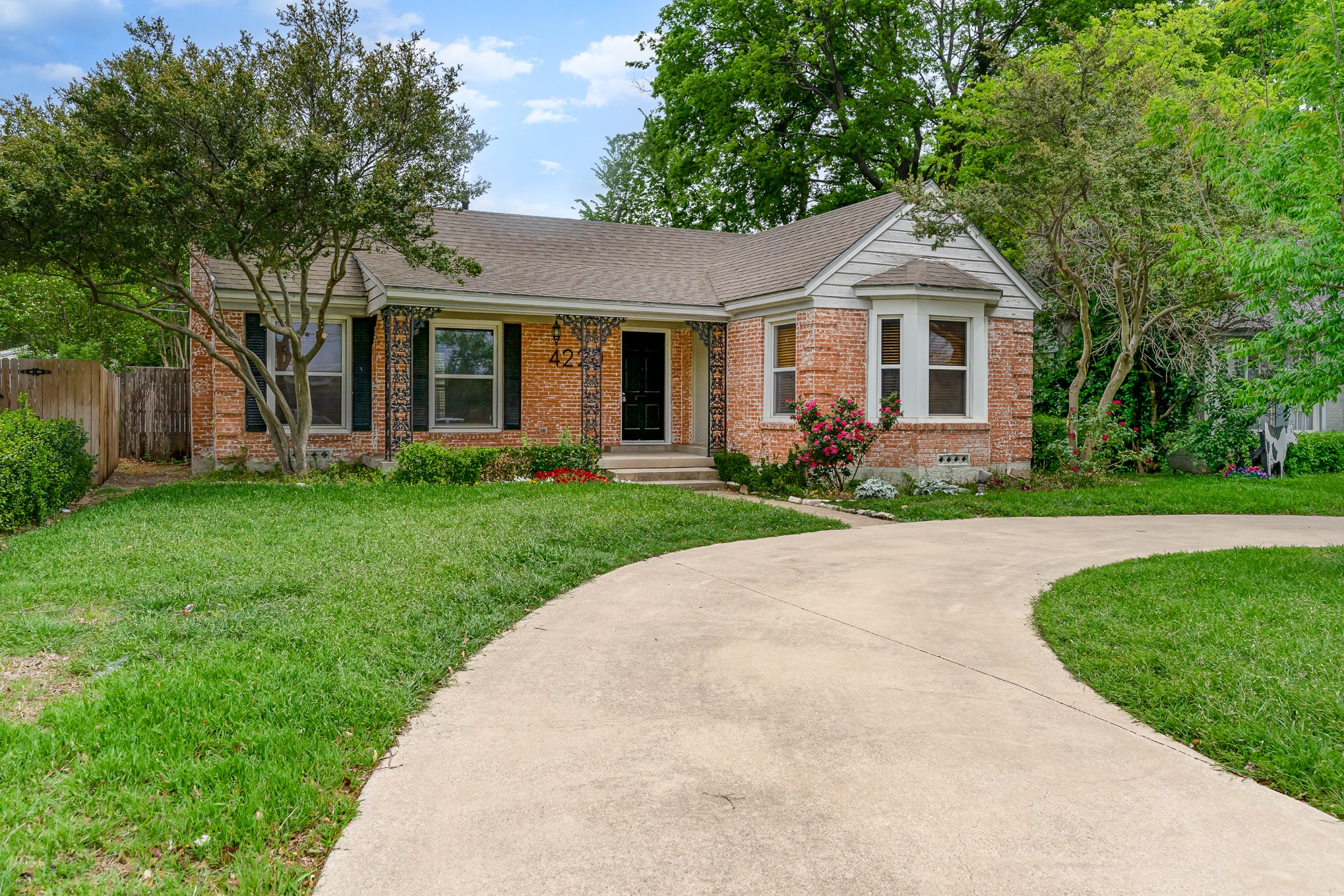 4220 Lovers Lane — photo