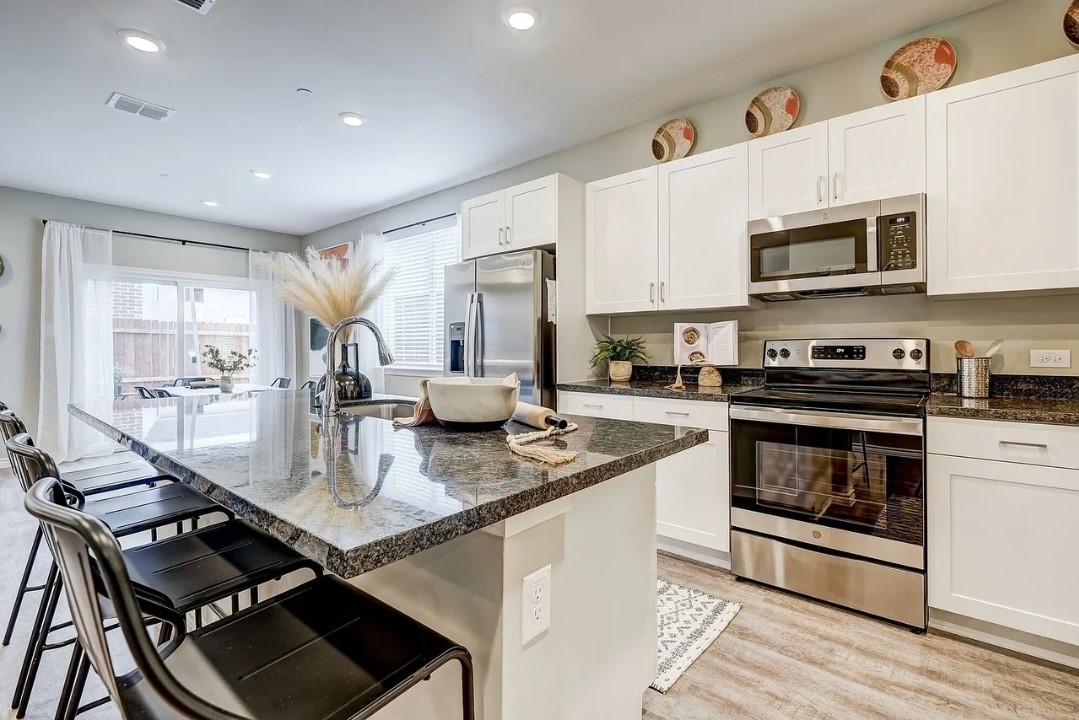 4430 Prairie Crossing Unit 100 — photo