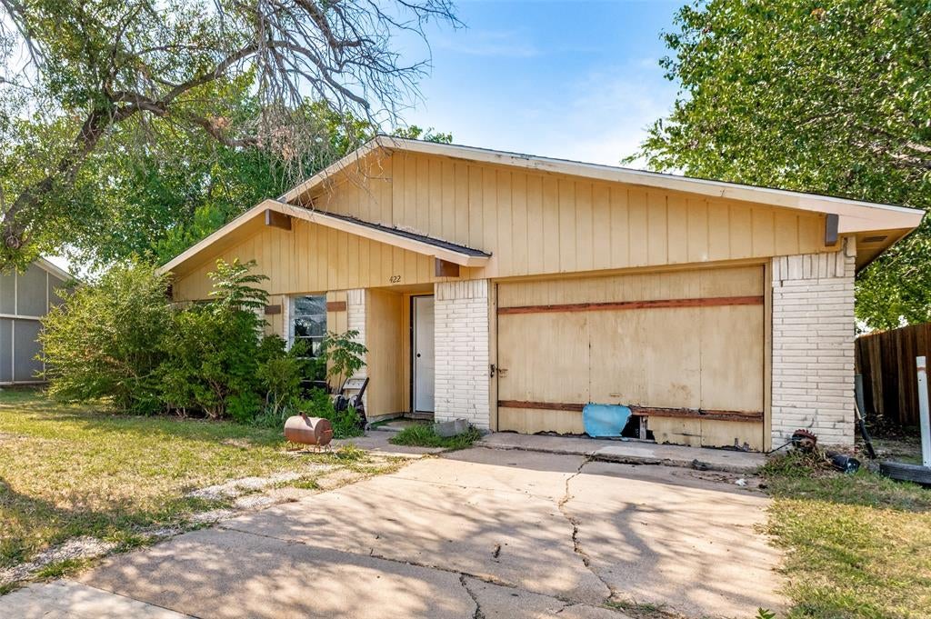 422 N Holiday Drive — photo
