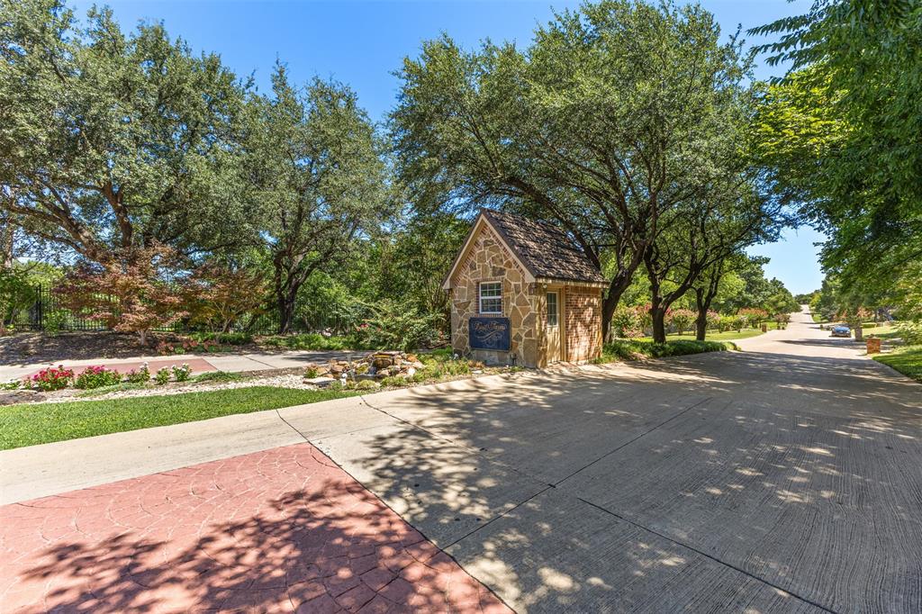 1190 Whispering Oaks Drive — photo
