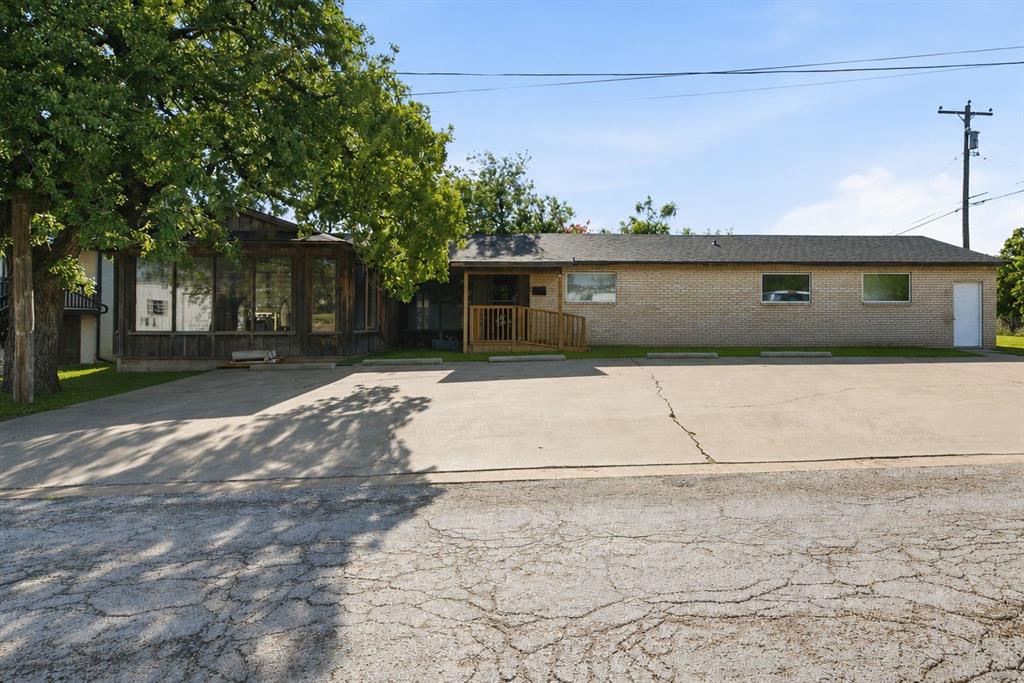711 W Commerce Street — photo