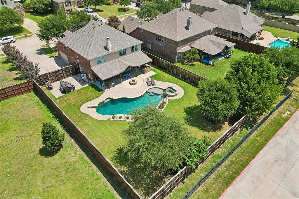 5732 Chateau Drive — photo
