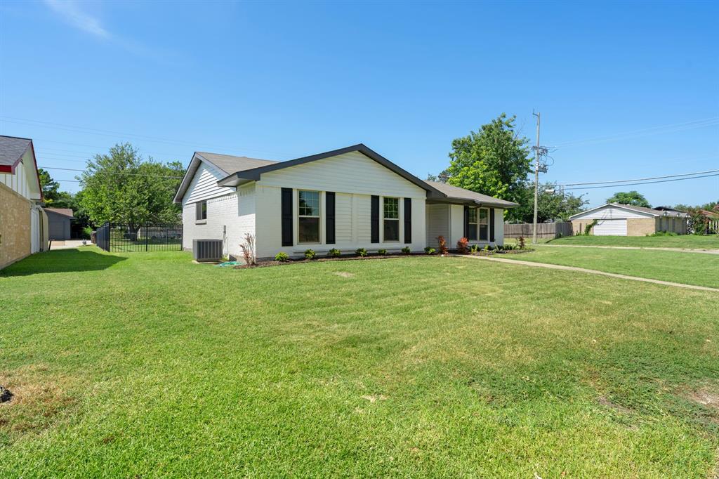 1700 Jasmine Lane — photo