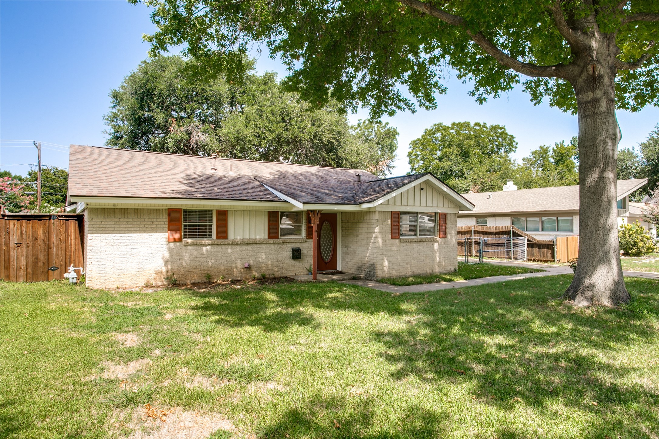 412 Franklin Drive, Euless, TX 76040 — photo 2