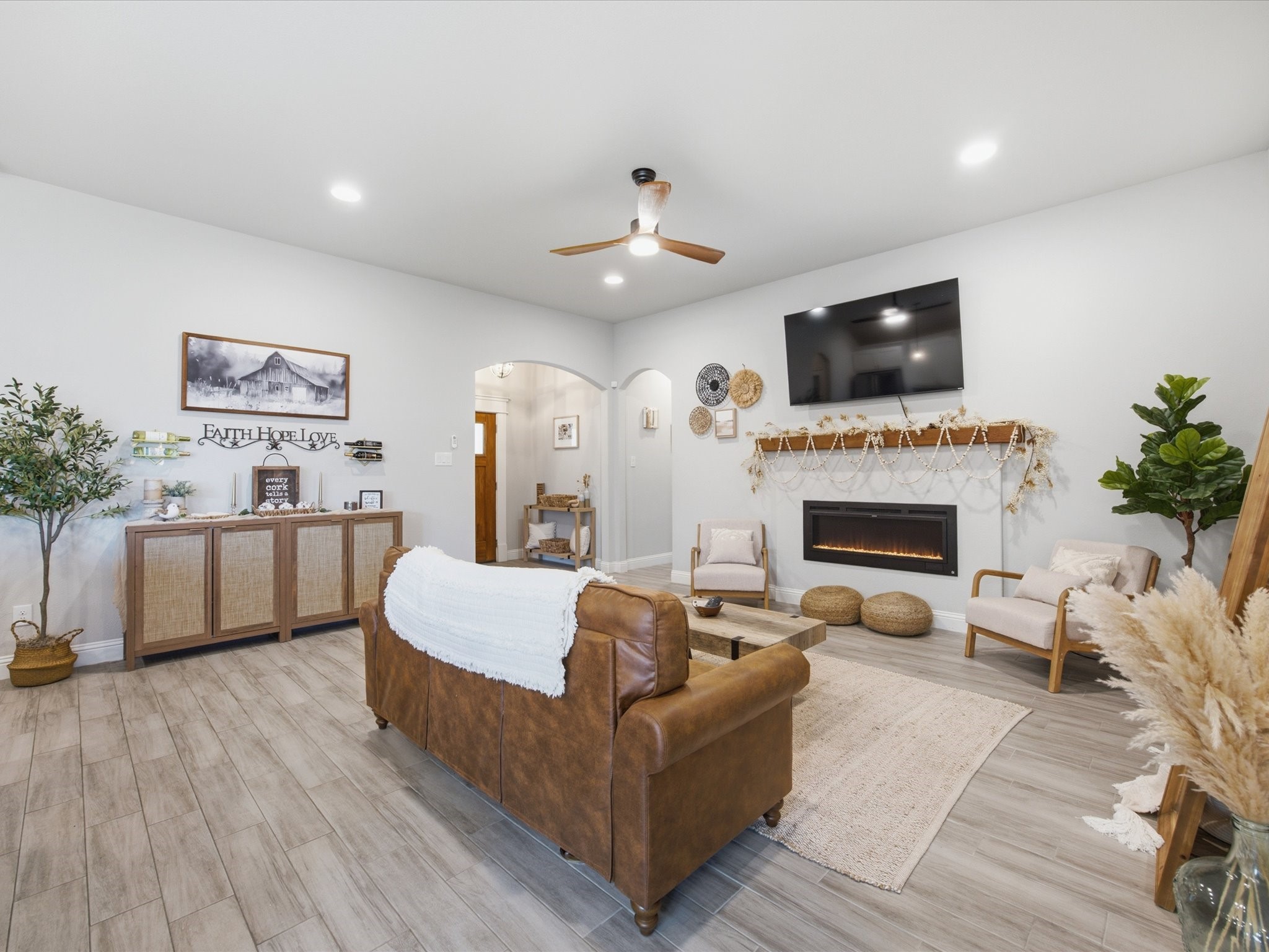 956 Sam Street, Springtown, TX 76082 — photo 2