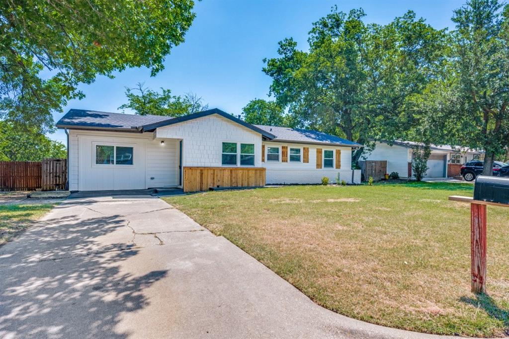 411 Hillcrest Street — photo
