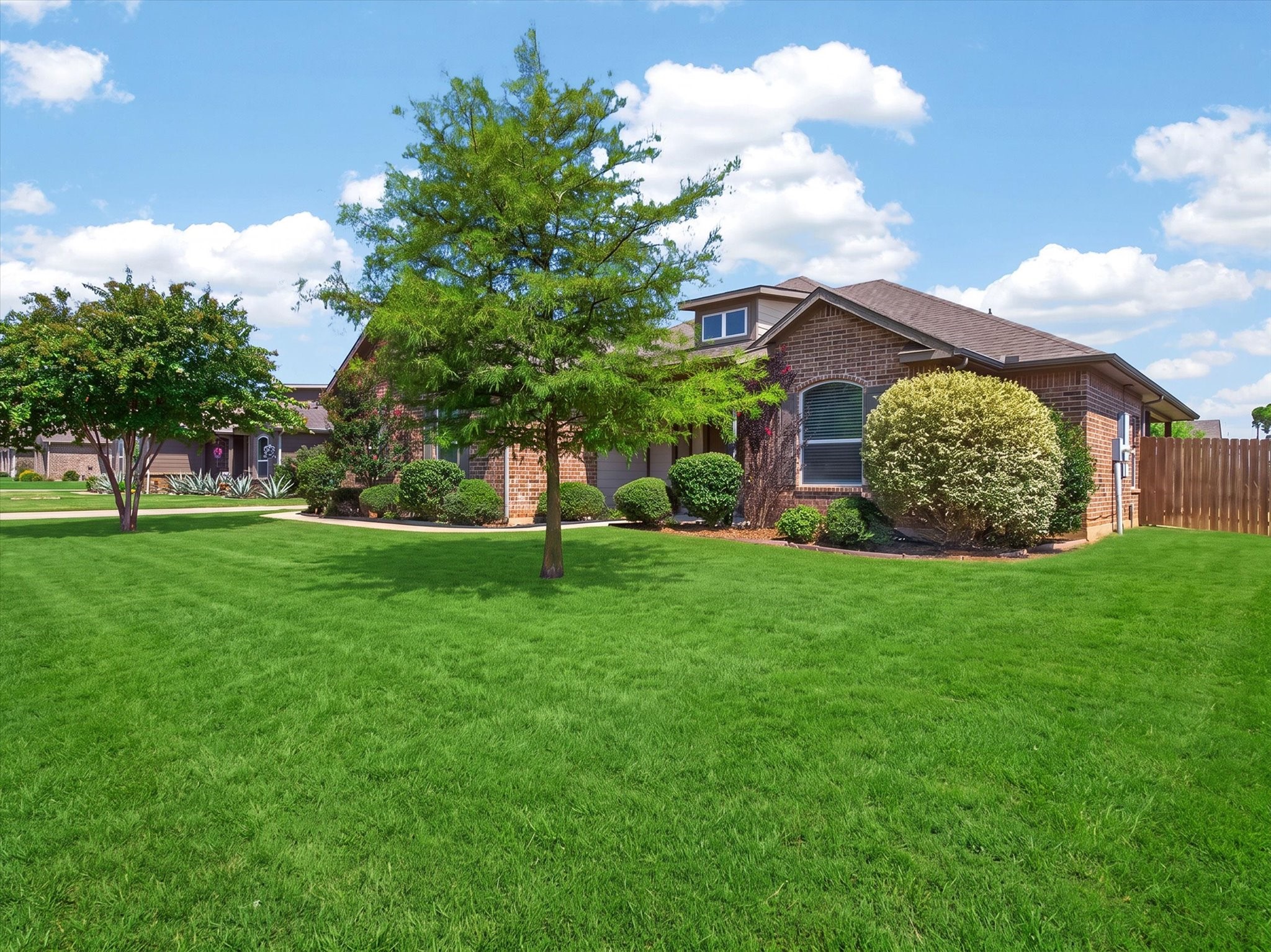 792 E Northside Drive, Pilot Point, TX 76258 — photo 2