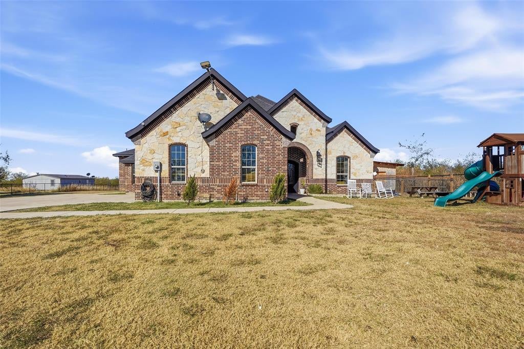 5039 Cheryl Lane — photo