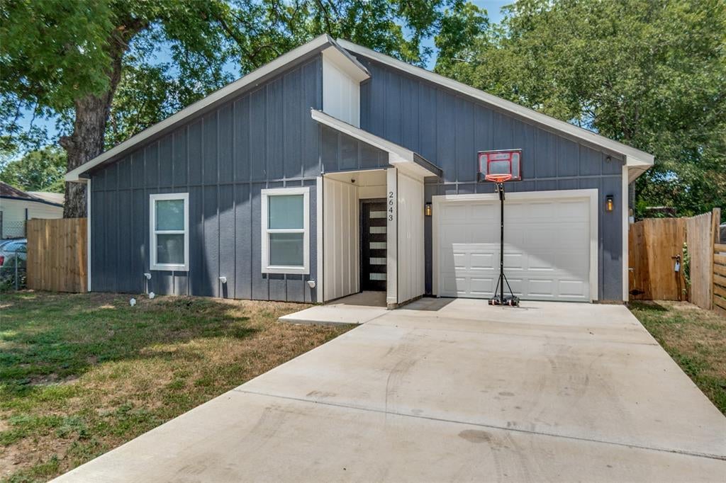 2643 Exline Street — photo