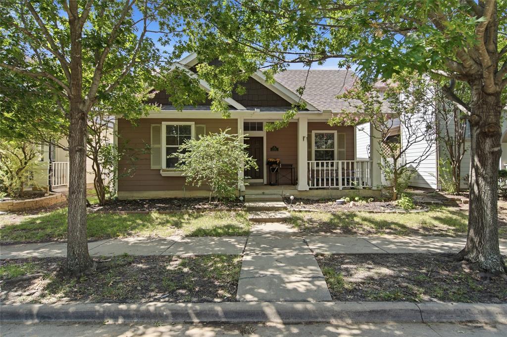 1728 Mercer Way — photo