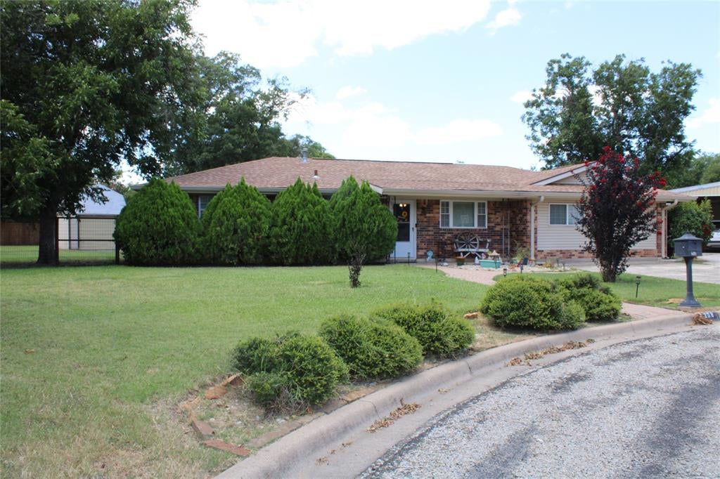 208 Park Dr — photo