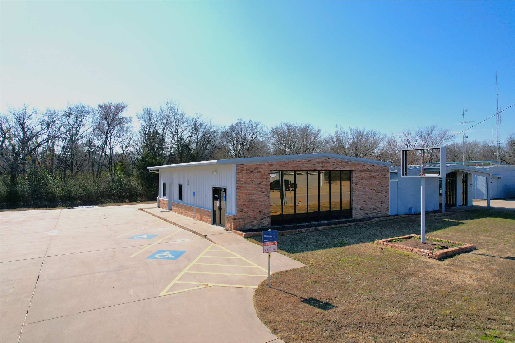 216 Linda Drive — photo