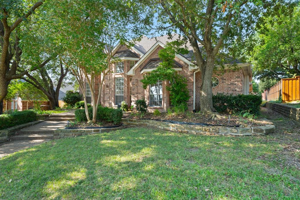 1718 Lake Bluff Drive — photo
