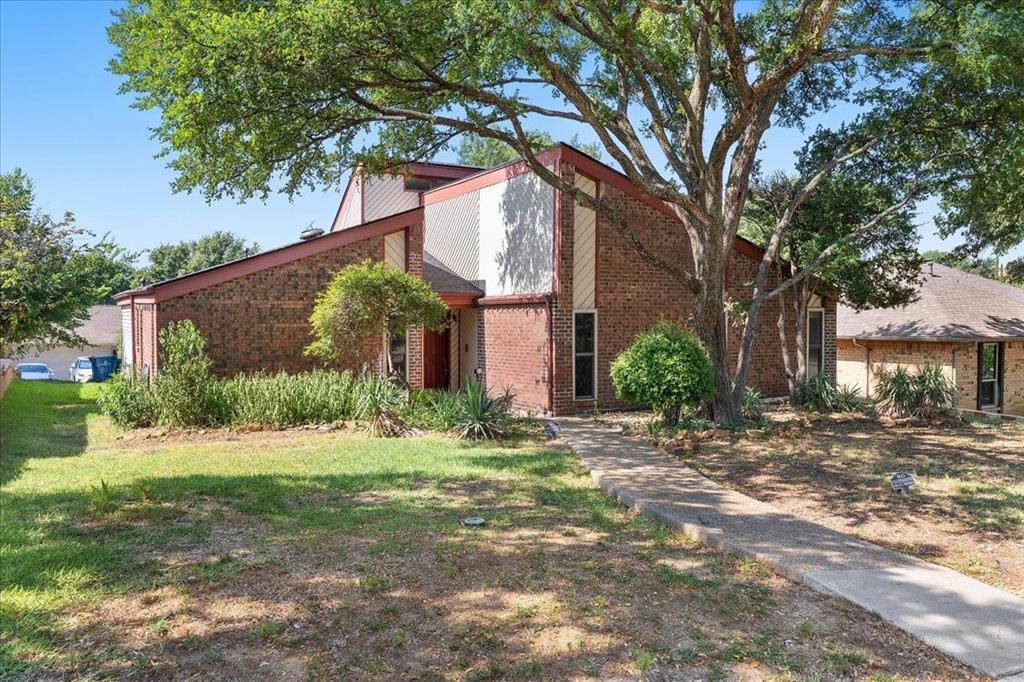 1820 Green Ridge Court — photo
