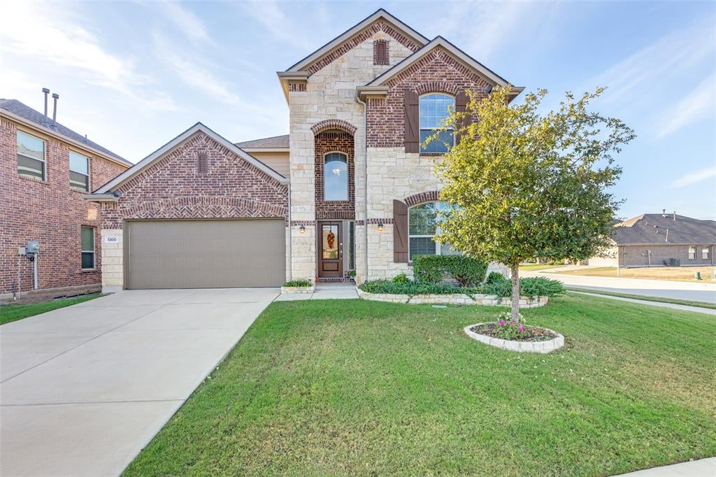 1300 Lake Grove Drive — photo