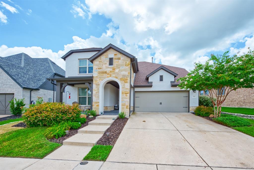 1717 Mcdougall Creek — photo