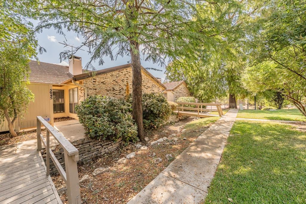 5945 Chimney Wood Circle — photo