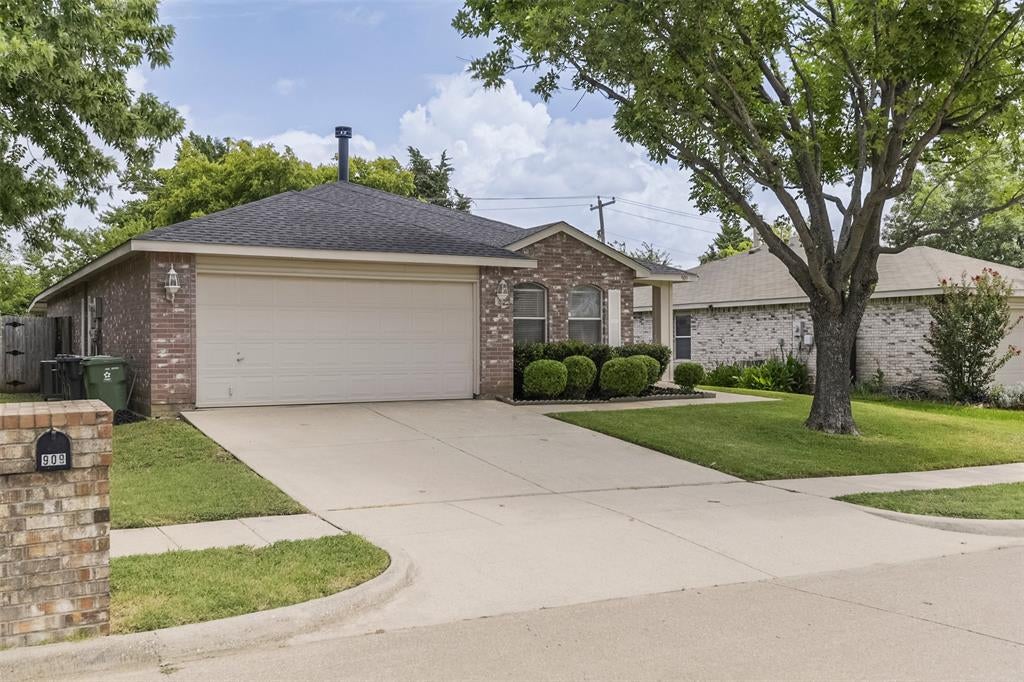909 Anvil Creek Drive — photo