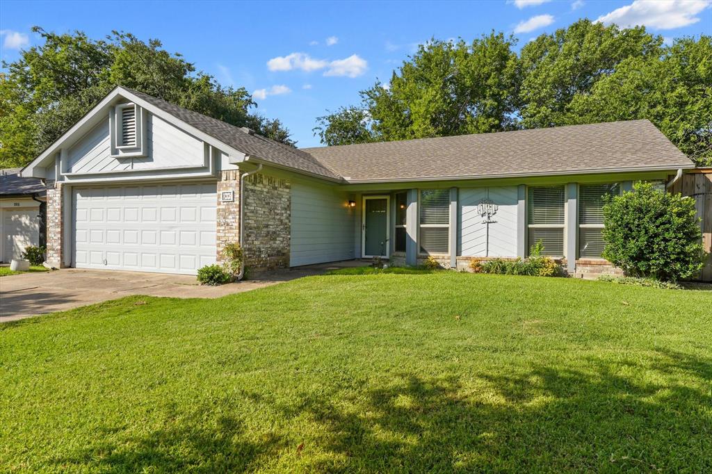 207 Mapleridge Drive — photo
