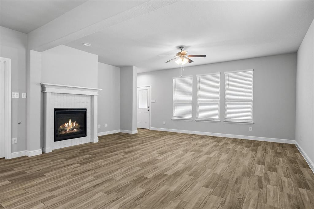 2304 Mockingbird Court — photo
